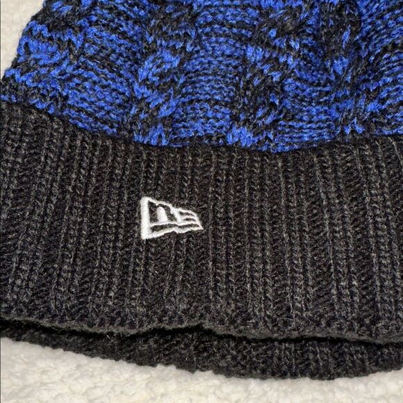 NFL OS Women’s Black Blue Buffalo Bills Cable Knit Cuffed Fleece Pom Pom Hat main image 9